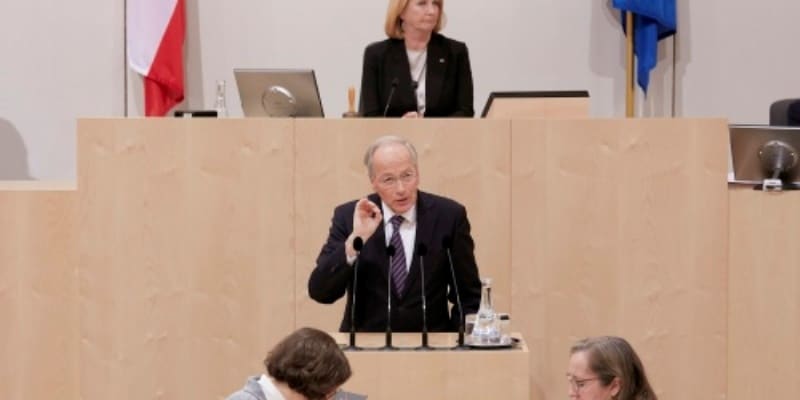 Am Rednerpult Nationalratsabgeordneter Rudolf Taschner (V) © Parlamentsdirektion / Thomas Topf Nationalratsabgeordneter Rudolf Taschner (V)