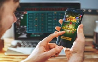 Auf dem Handy per Online Glücksspiel App spielen