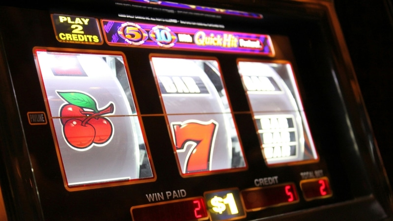 Spielautomat zum 70-j&auml;hrigen Jubil&auml;um bei L&ouml;wen Entertainment.